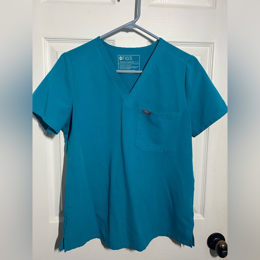 Teal Figs Scrub Set